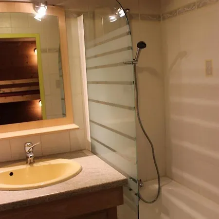 Apartment Neves - 4 Personnes Dans Quartier Anime De La Station Mae-7678 Val Thorens
