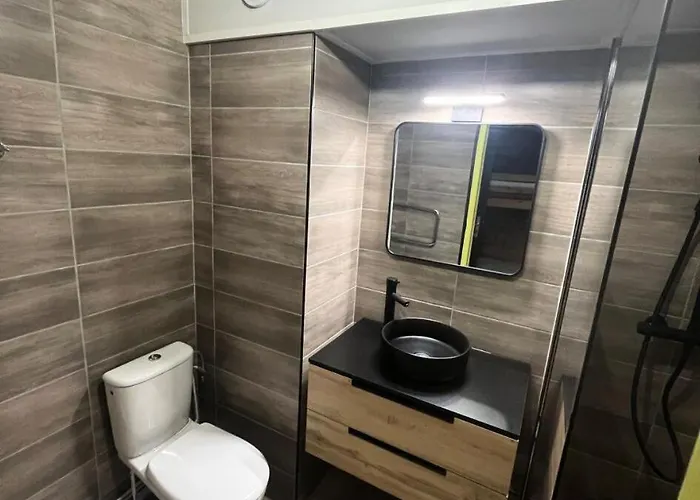 Neves - 4 Personnes Dans Quartier Anime De La Station Mae-7678 Daire