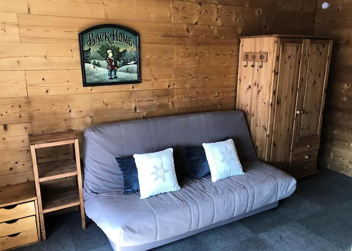 Neves - 4 Personnes Dans Quartier Anime De La Station Mae-7678